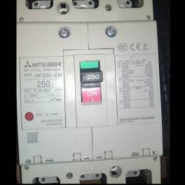 New original Japanese Mitsubishi circuit breaker NF400-SW 4 4P all sorts electric current
