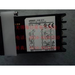 New repackaged OMRON temperature controller E5CN-Q2TD genuine
